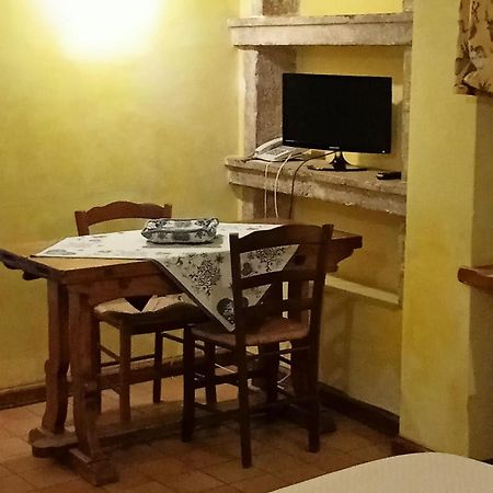 Апартаменти Residenza Dei Maestri Роккаразо Екстер'єр фото
